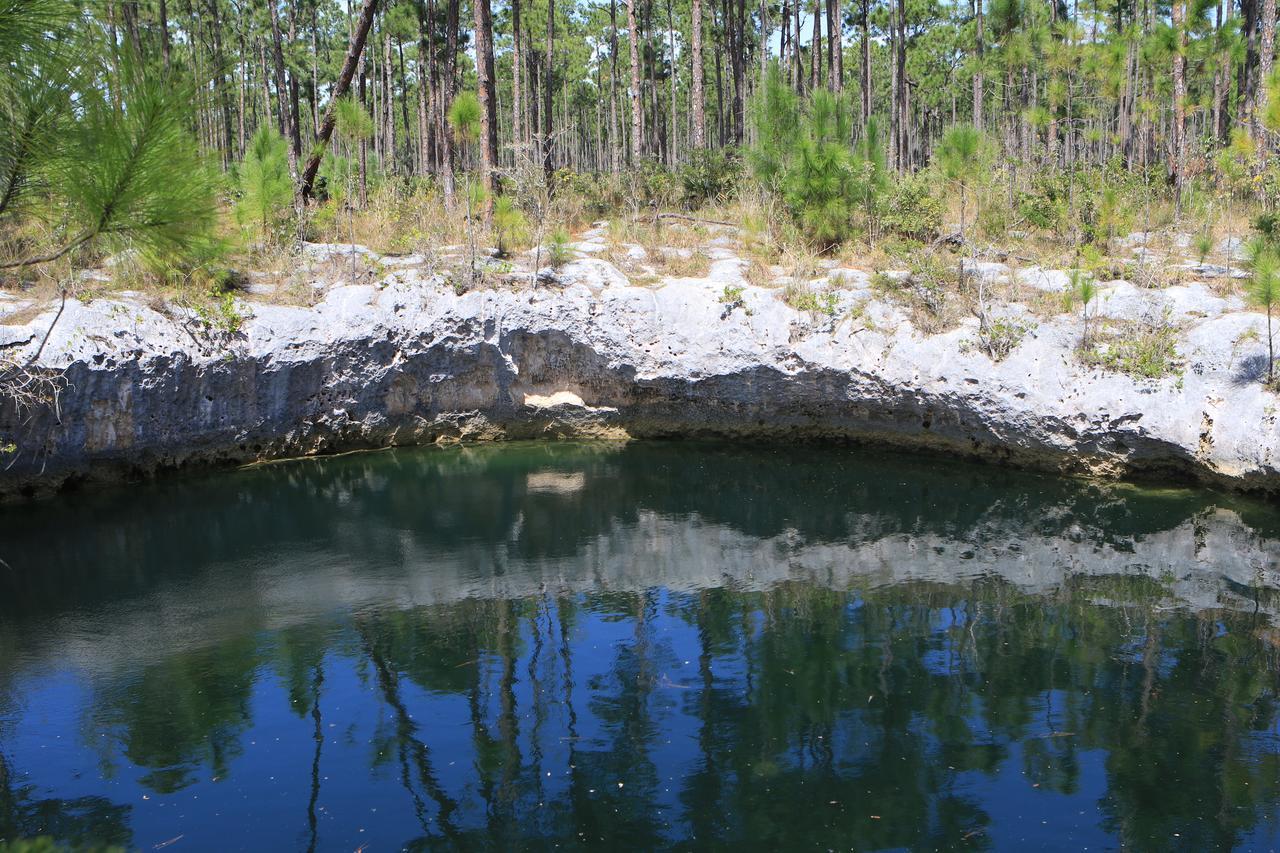 The Sandpiper Inn Crossing Rocks Exterior foto